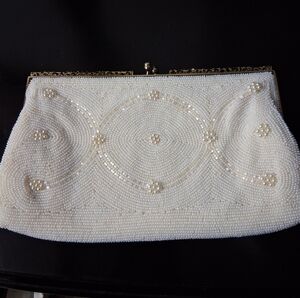 Vintage Hand Beaded Clutch By Debbie White    Size 9.5"×5"